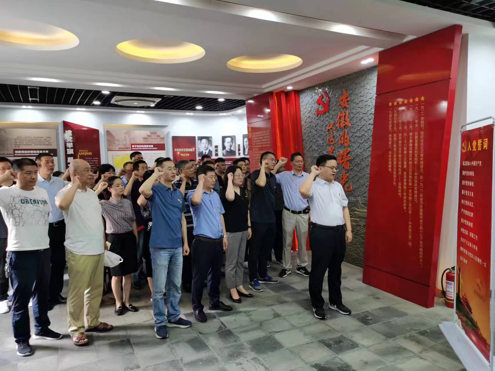 1688697577257157.jpg b374eed2a5ba97cb616423aecfc4431.jpg